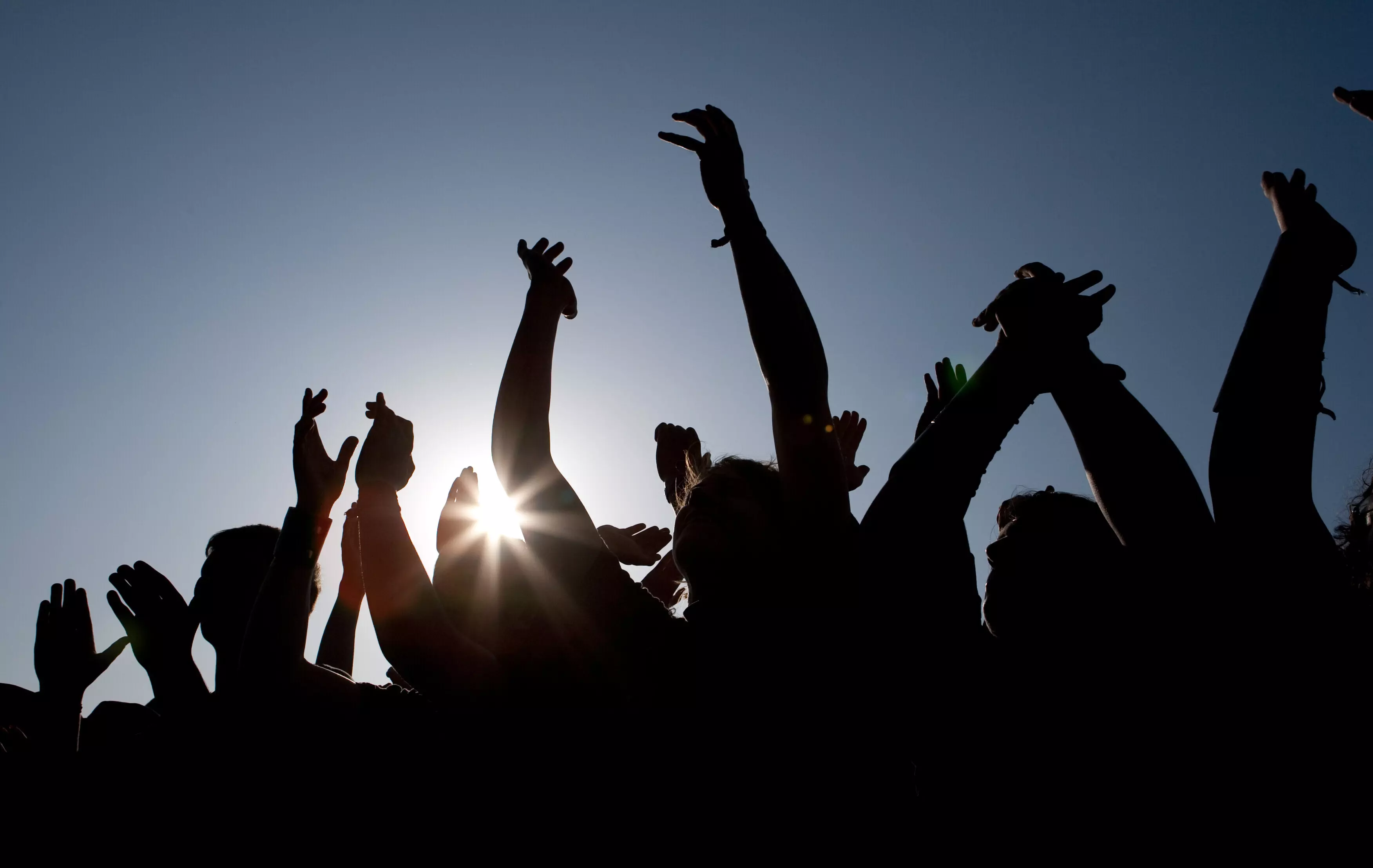 Zuversicht Hände mit Gegenlicht